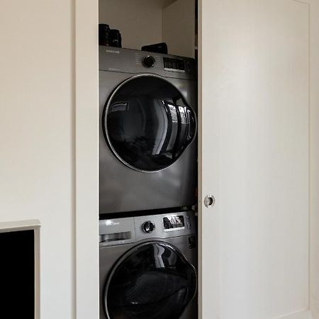 Welcome To Kinn Apartment - Lovely One Bedroom バンクーバー エクステリア 写真