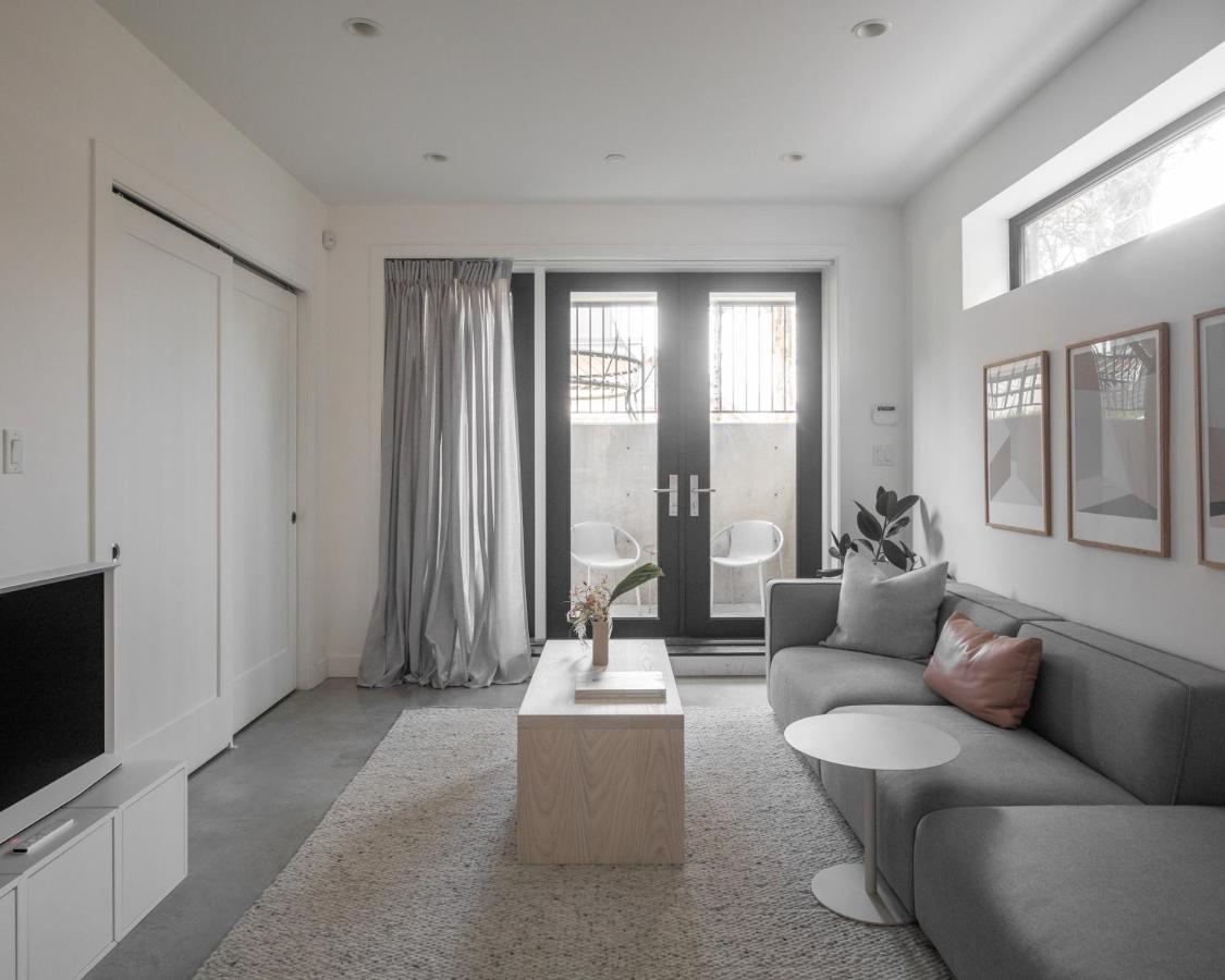 Welcome To Kinn Apartment - Lovely One Bedroom バンクーバー エクステリア 写真