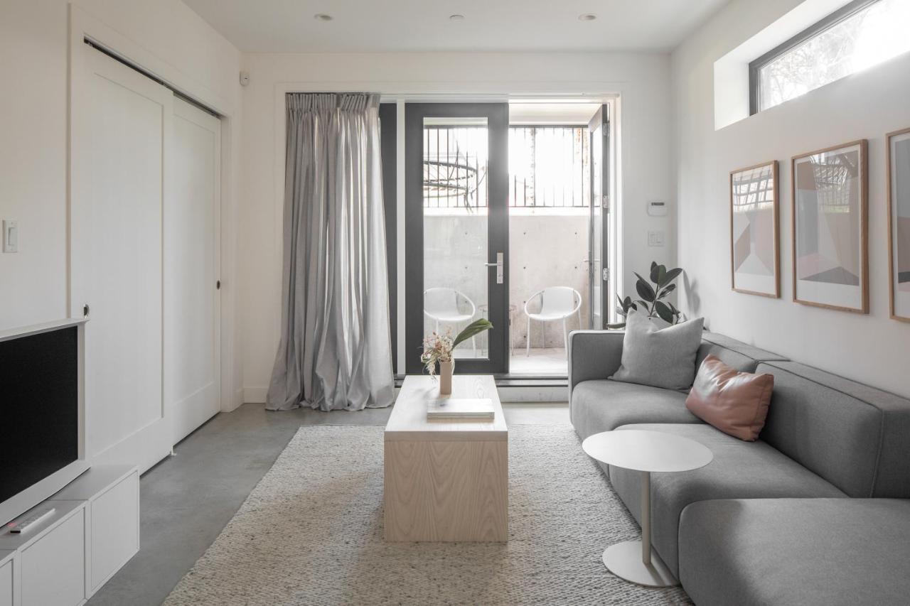 Welcome To Kinn Apartment - Lovely One Bedroom バンクーバー エクステリア 写真
